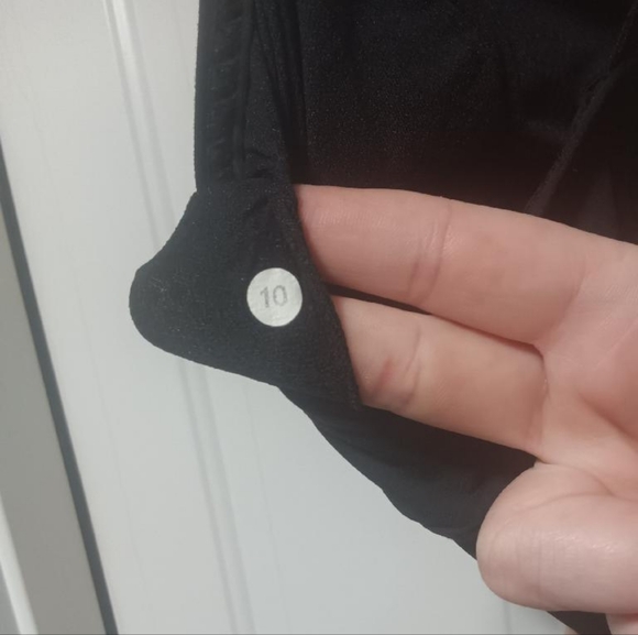 Lululemon 10 Rehearsal Tank - Picture 5 of 5